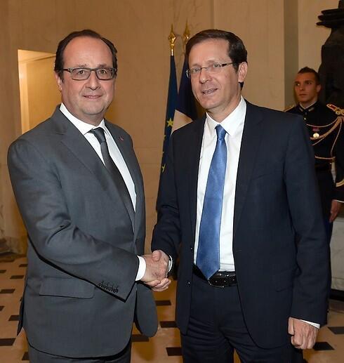 Herzog meets with Hollande (Photo: Erez Lichtfeld)