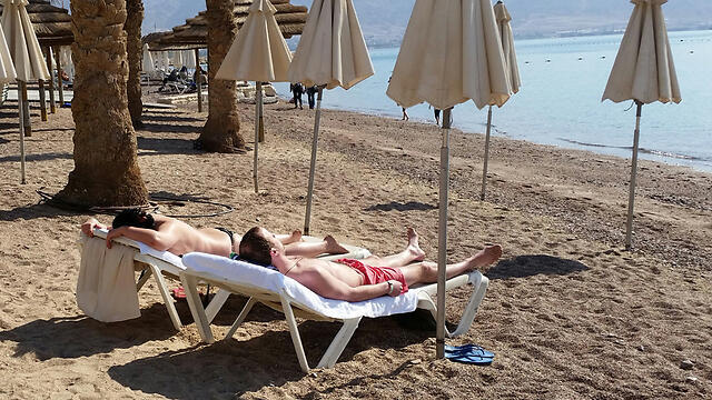 Meanwhile, in Eilat... (Photo: Herzl Yosef) (צילום: הרצל יוסף) Meanwhile, in Eilat... (Photo: Herzl Yosef)