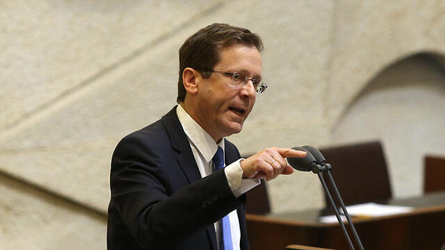 Opposition leader Isaac Herzog (Photo: Amit Shabi)