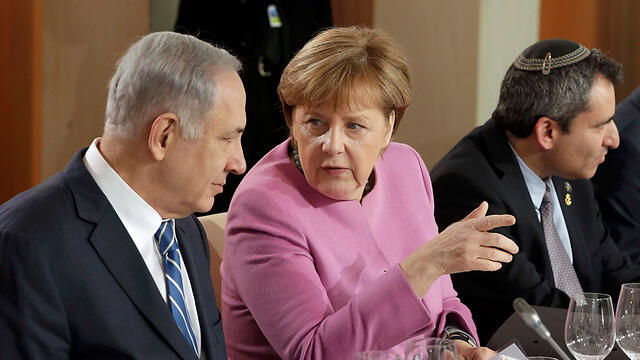 Netanyahu and Merkel in Berlin during last year's G2G meeting (Photo: Reuters) (צילום: רויטרס) Netanyahu and Merkel in Berlin during last year's G2G meeting (Photo: Reuters)