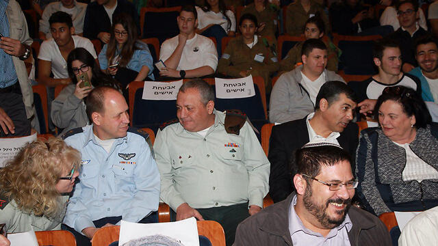 Chief of Staff Eisenkot,"the IDF does not operate according to slogans such as 'if someone comes to kill you, kill him first'" (Photo: Motti Kimchi) (צילום: מוטי קמחי) Chief of Staff Eisenkot,"the IDF does not operate according to slogans such as 'if someone comes to kill you, kill him first'" (Photo: Motti Kimchi)
