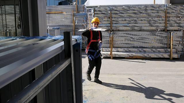 Palestinian worker in a factory in the West Bank (Photo: Reuters)