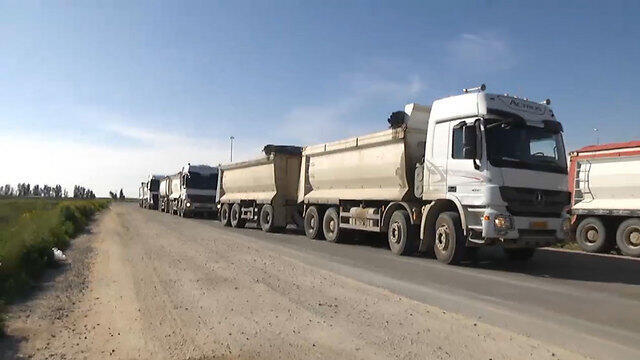 Aid trucks to the Gaza Strip (Photo: Roee Idan)