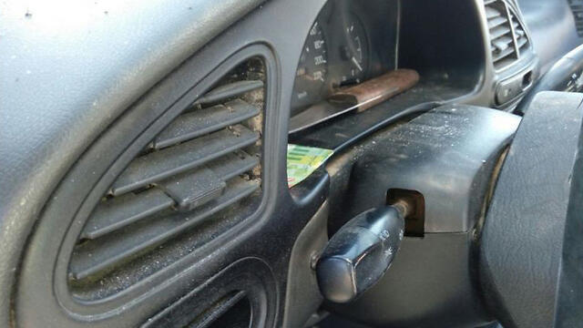 Knife found on the attacker's dashboard