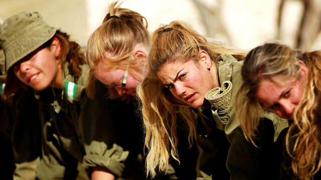 Infantry instructor course, 2000 (Photo: Abir Sultan/IDF Spokesman, courtesy of the IDF Archive)