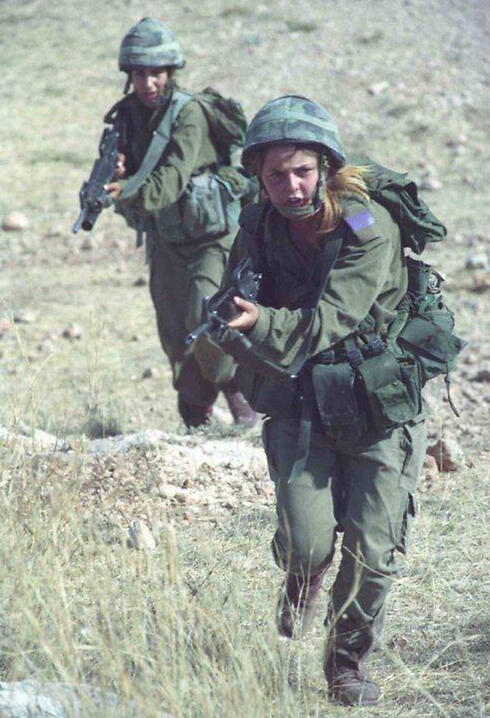 Fighters training, 2000 (Photo: IDF Spokesman, courtesy of the IDF Archive)