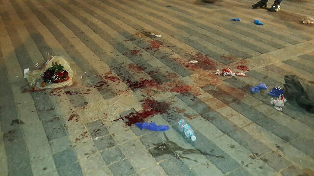 Blood at the scene of the attacks in Jaffa (Photo: Noam Dvir)