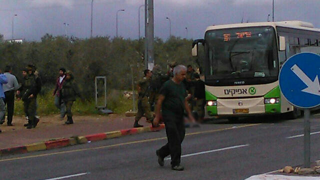 Scene of the attack outside Ariel (צילום: חדשות בזמן אמת) Scene of the attack outside Ariel