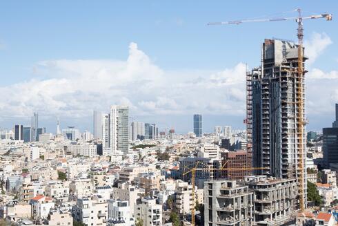 מנופים בתל אביב