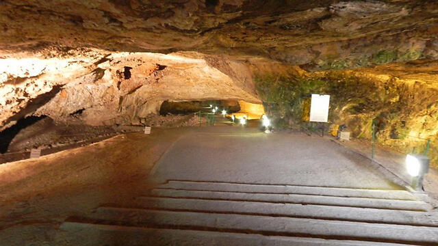Zedekiah's Cave, Jerusalem (Photo: Ziv Reinstein) (צילום: זיו ריינשטיין) Zedekiah's Cave, Jerusalem (Photo: Ziv Reinstein)