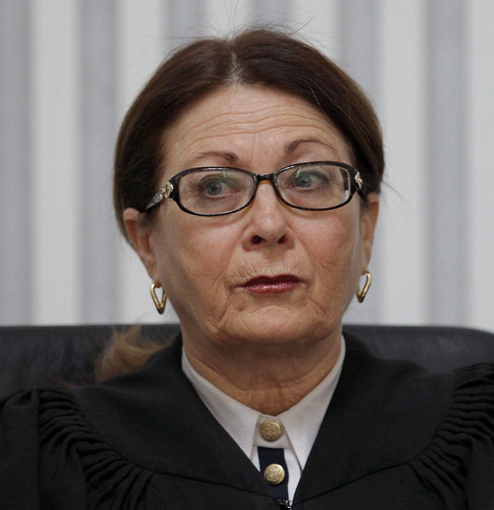 Esther Hayut (Photo: Alex Kolomoisky) (צילום: אלכס קולומויסקי) Esther Hayut (Photo: Alex Kolomoisky)