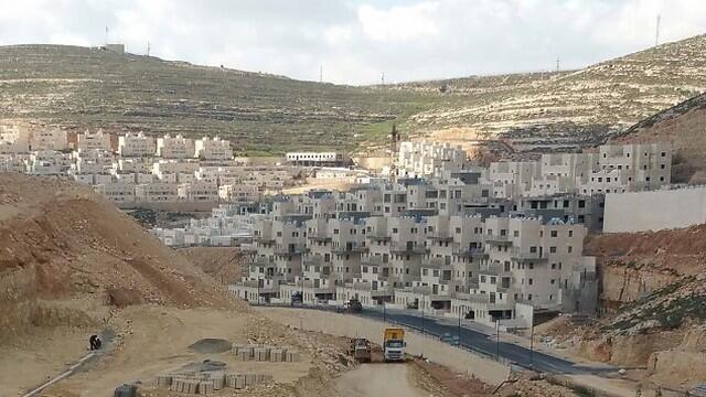 Construction in the West Bank settlement of Givat Ze'ev (Photo: Nofe Yisrael) (צילום: חברת נופי ישראל) Construction in the West Bank settlement of Givat Ze'ev (Photo: Nofe Yisrael)