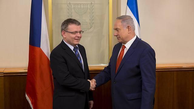 Prime Minister Benjamin Netanyahu and Czech Foreign Minister Lubomir Zaoralek (Photo: AFP)
