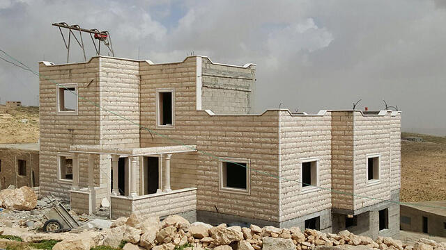 Illegal Palestinian construction south of Hebron (Photo: Regavim Movement) (צילום: תנועת רגבים) Illegal Palestinian construction south of Hebron (Photo: Regavim Movement)
