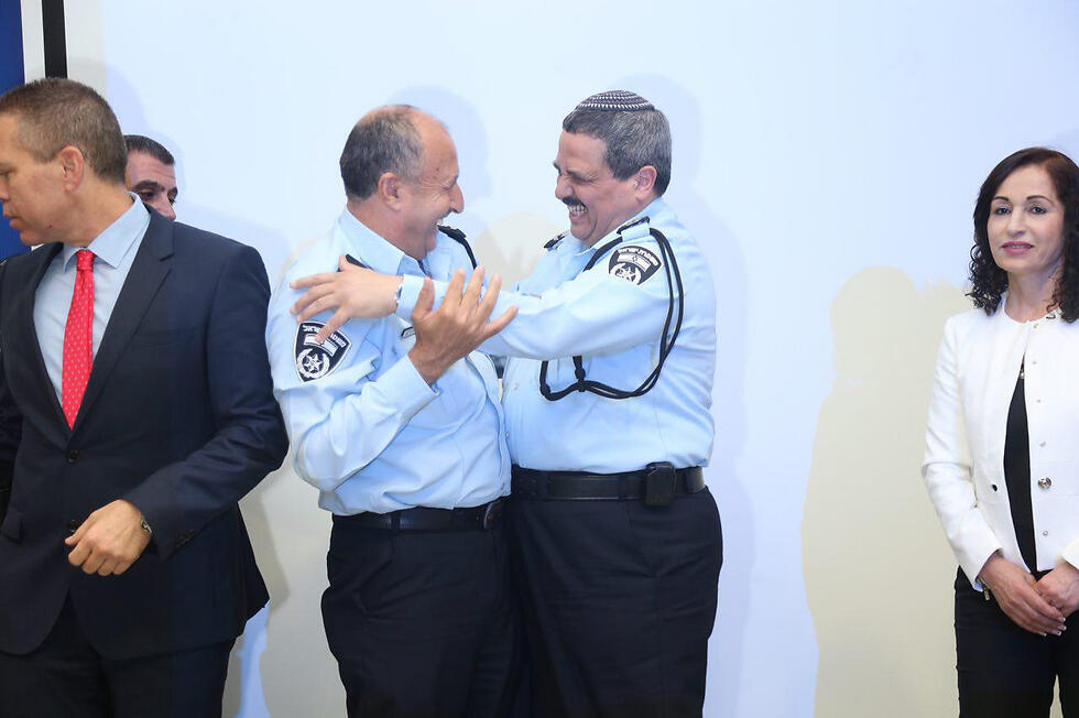Hakroosh with Police Commissioner Roni Alsheikh (Photo: Motti Kimchi) (צילום: מוטי קמחי) Hakroosh with Police Commissioner Roni Alsheikh (Photo: Motti Kimchi)
