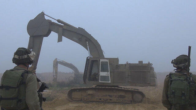 IDF forces destroying Hamas tunnel (Photo: IDF spokesperson)