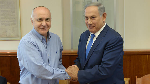 Netanyahu and former Shin Bet Director Yoram Cohen (Photo: Amos Ben Gershom/PMO)