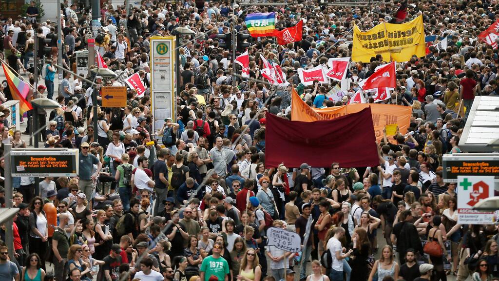Right-wing demonstration against immigrants in Germany (Photo: Reuters) Right-wing demonstration against immigrants in Germany