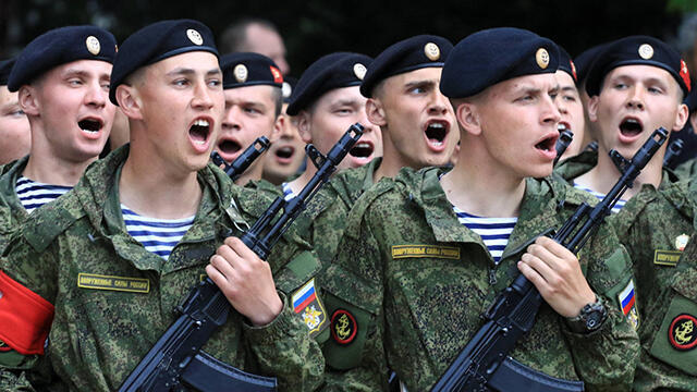"Зеленые человечки" (צילום: רויטרס) "Зеленые человечки"