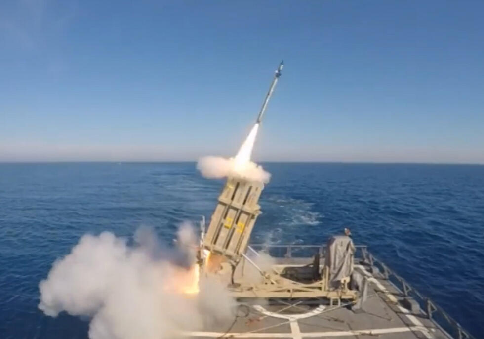 Iron Dome successfully launches from a moving ship (Photo: IDF Spokespersons Unit) (צילום: דובר צה"ל) Iron Dome successfully launches from a moving ship (Photo: IDF Spokespersons Unit)