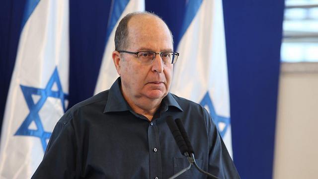 Moshe Ya'alon addressing the press Friday afternoon (Photo: Motti Kimchi) (צילום: מוטי קמחי) Moshe Ya'alon addressing the press Friday afternoon (Photo: Motti Kimchi)