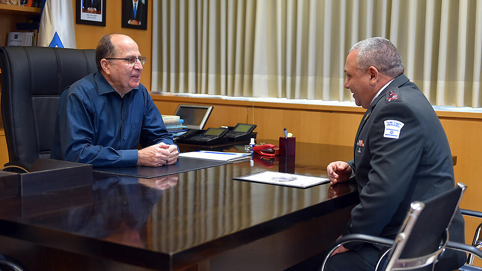 Ya'alon and Eisenkot (Photo: Ministry of Defense) (צילום: אריאל חרמוני/משרד הביטחון) Ya'alon and Eisenkot (Photo: Ministry of Defense)