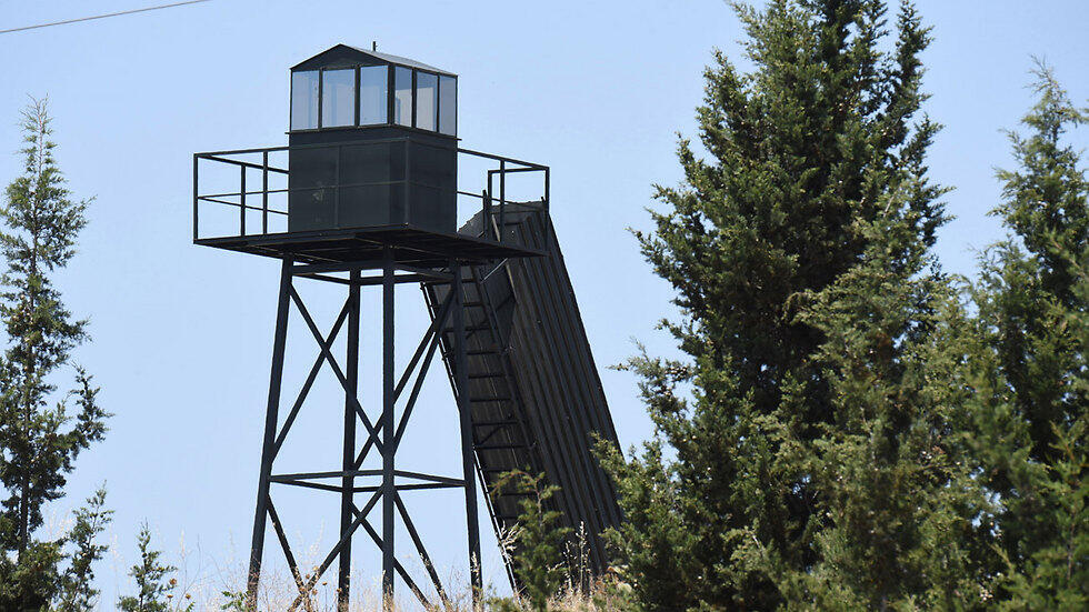 Will these observation posts be taken over by Hezbollah? (Photo: Abiyahu Shapira) (צילום: אביהו שפירא) Will these observation posts be taken over by Hezbollah? (Photo: Abiyahu Shapira)