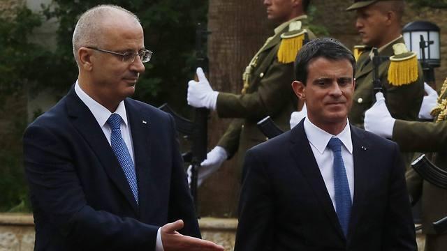 Hamdallah and Valls in Ramallah (Photo: EPA)
