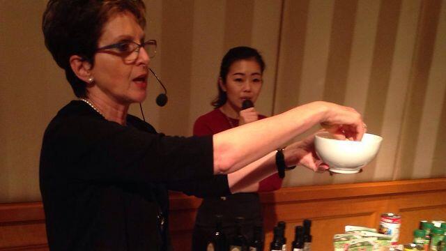 An Israeli cooking demonstration in Vietnam (Photo: Israel Export Institute) (צילום: מכון היצוא) An Israeli cooking demonstration in Vietnam (Photo: Israel Export Institute)