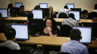 "בוטים אינטליגנטים מסייעים לעסקים לייעל תהליכים"