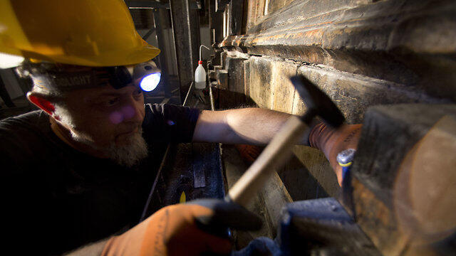 Renovations at the Church of the Holy Sepulchre (Photo: Associated Press) (צילום: AP) Renovations at the Church of the Holy Sepulchre (Photo: Associated Press)