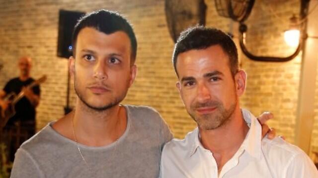 Альберт Аскола (справа) и Аси Азар. Фото: Элиран Авиталь (צילום: אלירן אביטל) Альберт Аскола (справа) и Аси Азар. Фото: Элиран Авиталь