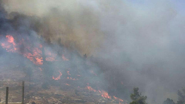 (Photo: Firefighter and rescue service)