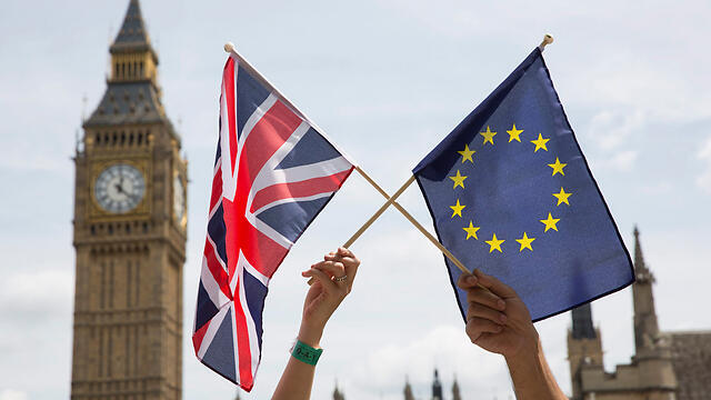 European Union and United Kingdom flags (Photo:EPA)