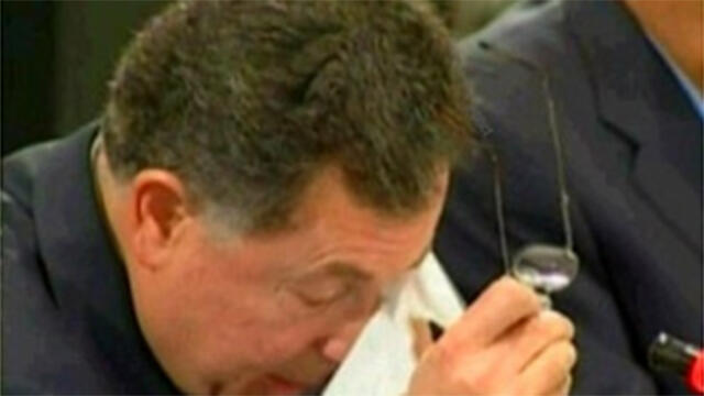 Lebanese President Fouad Siniora cries during an Arab League conferece (Photo: CNN) (צילום: CNN) Lebanese President Fouad Siniora cries during an Arab League conferece (Photo: CNN)