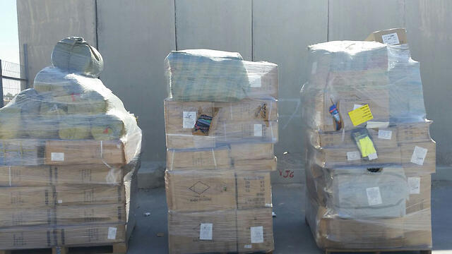 Scuba equipment intended for Hamas (Archive photo: Checkpoints Authority) (צילום: רשות המעברים במשרד הביטחון) Scuba equipment intended for Hamas (Archive photo: Checkpoints Authority)