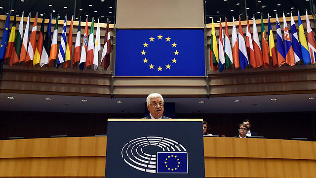 Abbas addressing the European Parliament (Photo: AFP) (צילום: AFP) Abbas addressing the European Parliament (Photo: AFP)