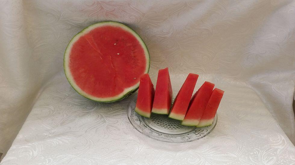 Арбуз выглядит красиво...nullnull Арбуз выглядит красиво...