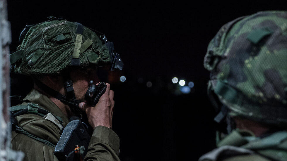 IDF carry out operations in Bani Na'im village (Photo: IDF spokesperson's unit) (צילום: דובר צה"ל) IDF carry out operations in Bani Na'im village (Photo: IDF spokesperson's unit)