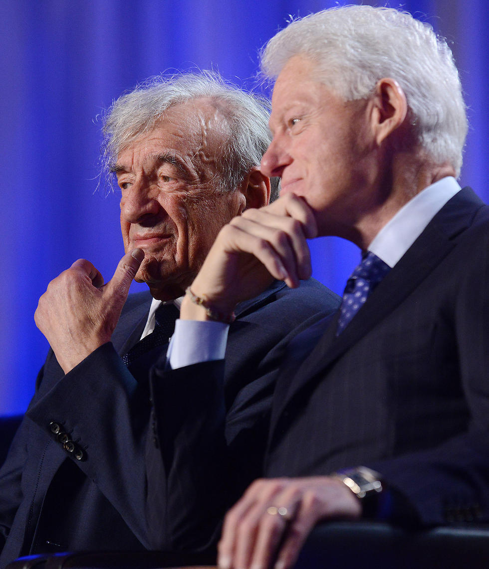 Elie Wiesel and Bill Clinton (Photo: MCT) (צילום: MCT) Elie Wiesel and Bill Clinton (Photo: MCT)