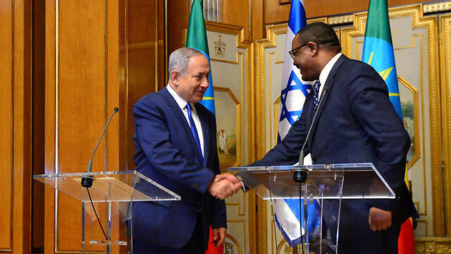 Prime Minister Netanyahu with Ethiopian Prime Minister Hailemariam Desalegn (Photo: Kobi Gideon GPO)