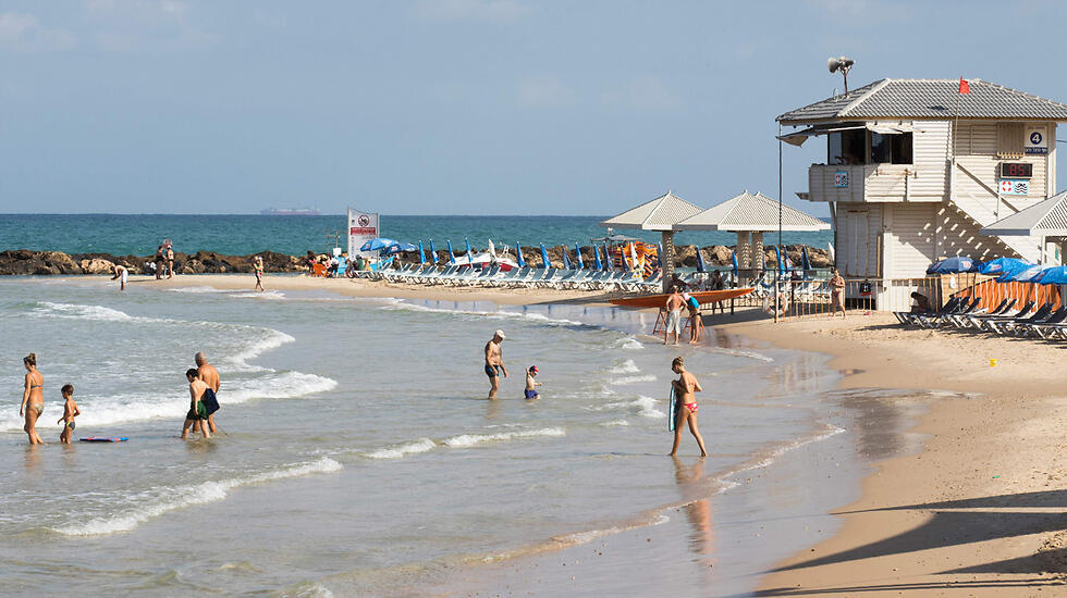 The Netanya beach (Photo: AFP) (צילום: AFP) The Netanya beach (Photo: AFP)