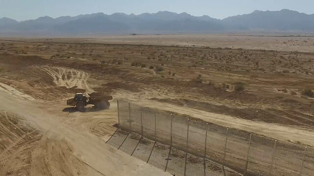 The fence along the Jordanian border was built to stop migrants from entering Israel by passing through Sinai (צילום: אגף ההנדסה והבינוי במשרד הביטחון) The fence along the Jordanian border was built to stop migrants from entering Israel by passing through Sinai