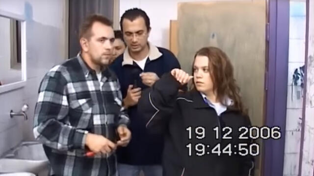 Роман Задоров во время следственного эксперимента на месте преступления