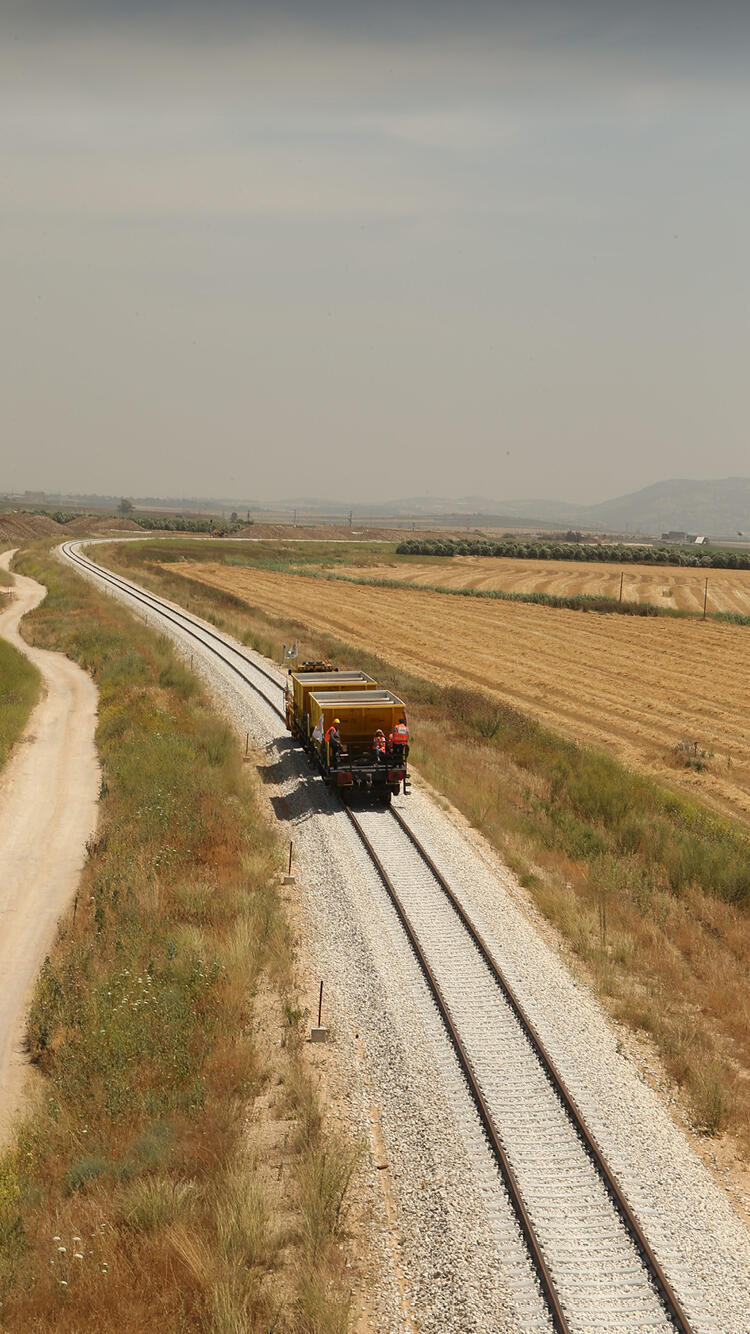 Building the railroad between Afula and Tiberiasnullnull Building the railroad between Afula and Tiberias