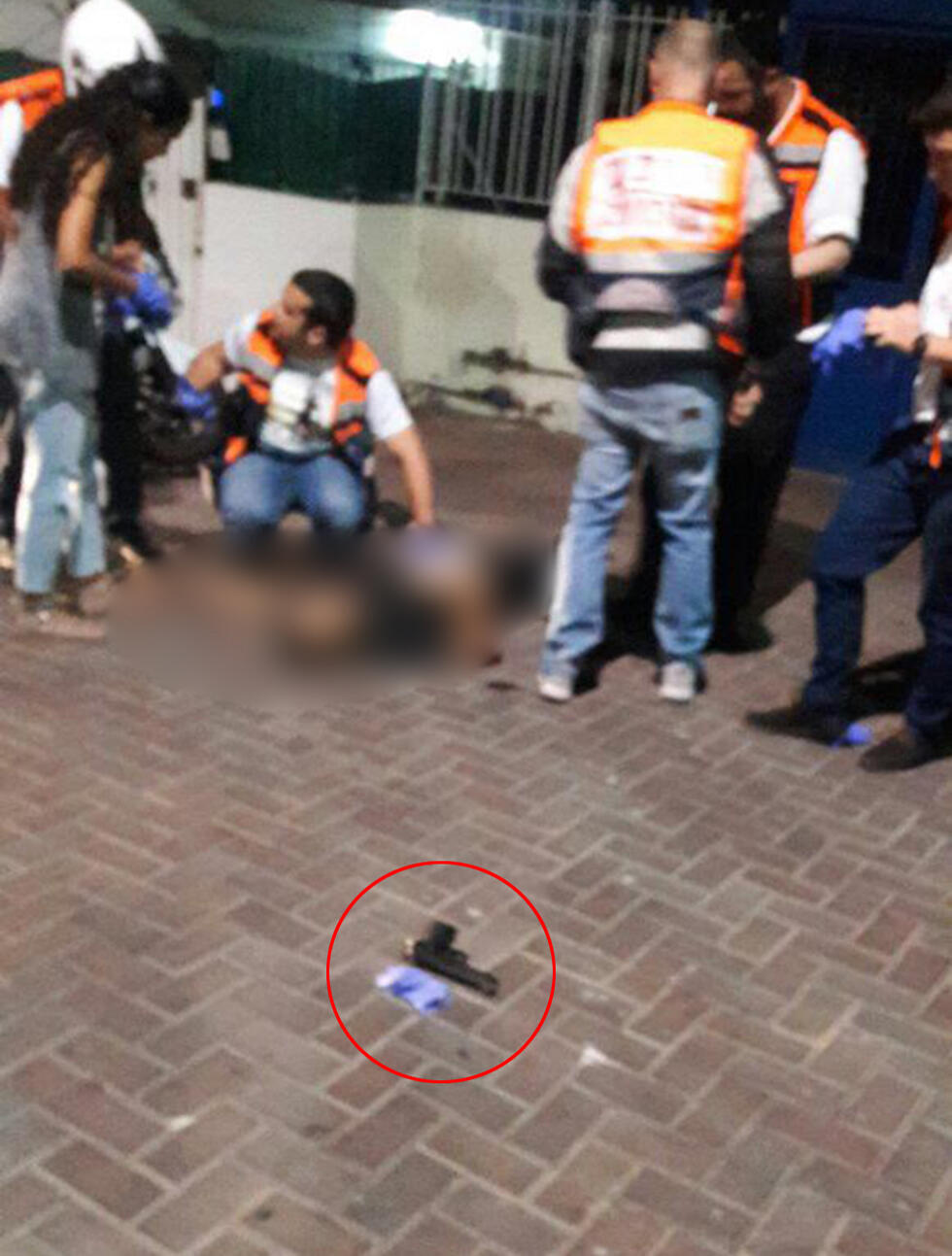 Gun suspect pulled on the policenullnull Gun suspect pulled on the police