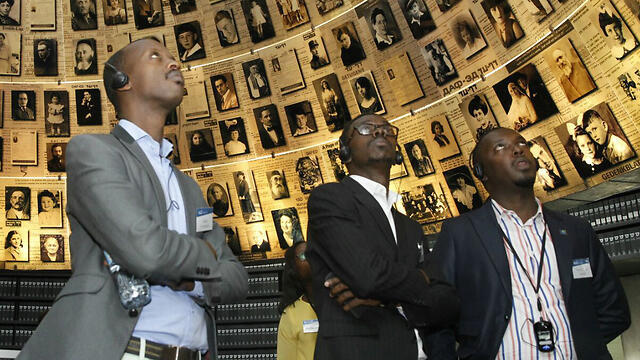 Rwandan genocide survivors in a Yad Vashem seminar (Photo: Miryam Elstar) (צילום: מרים אלסטר, פלאש90) Rwandan genocide survivors in a Yad Vashem seminar (Photo: Miryam Elstar)