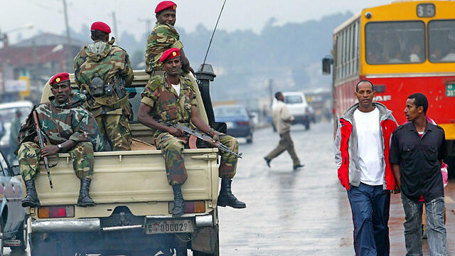 Forces in Addis Ababa (Photo: Reuters) (צילום: רויטרס) Forces in Addis Ababa (Photo: Reuters)