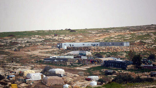 Illegal construction in the Palestinian village of Kuirbet Susya 