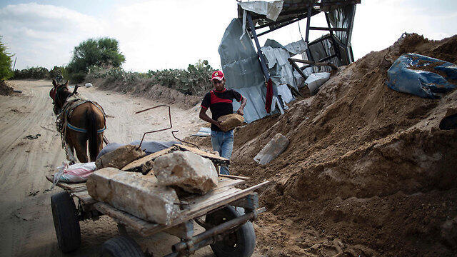 Gaza following Israeli strike (Photo: AFP) (צילום: AFP) Gaza following Israeli strike (Photo: AFP)